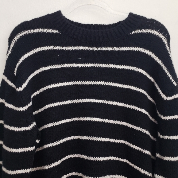 Vince Textured Stripe Sweater - Picture 4 of 10